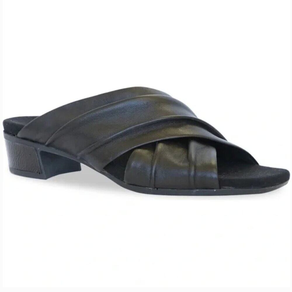 Munro Lee Slide Sandal Size 7M New
